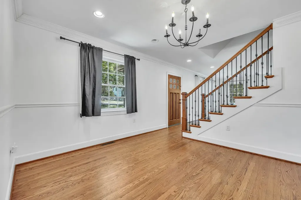520 32nd Ave, S Nashville TN 37212