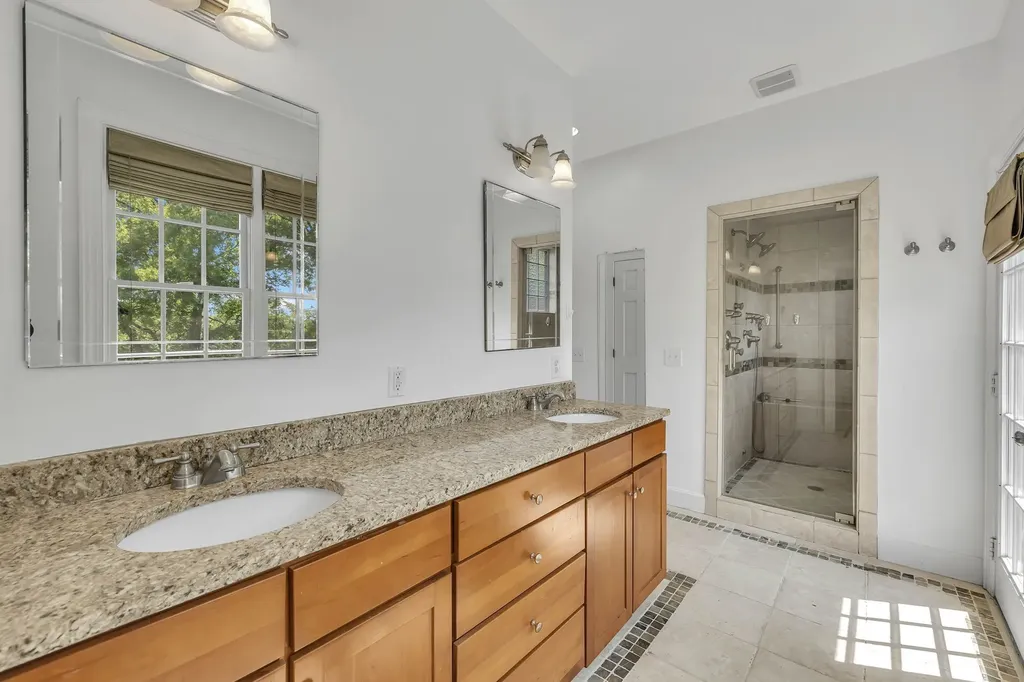 520 32nd Ave, S Nashville TN 37212