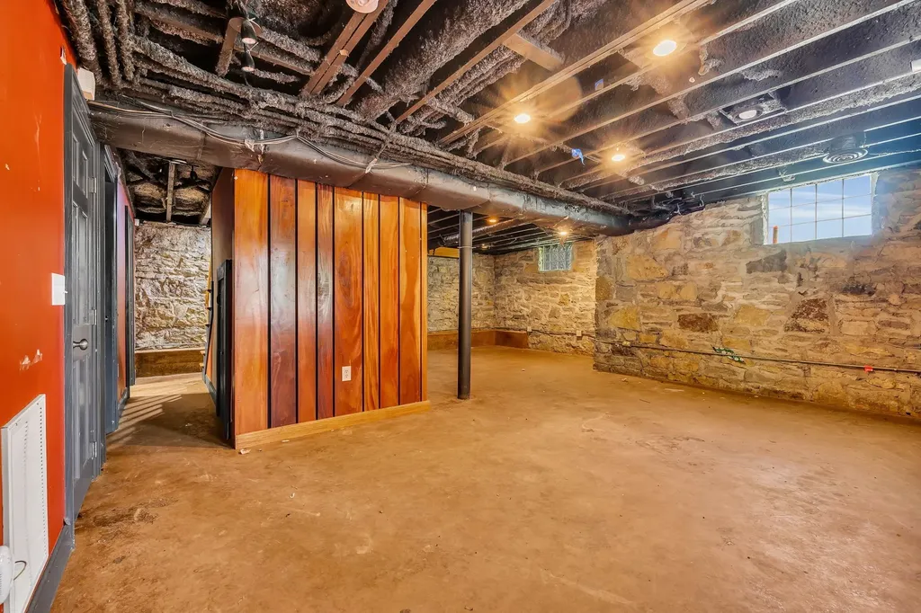 520 32nd Ave, S Nashville TN 37212