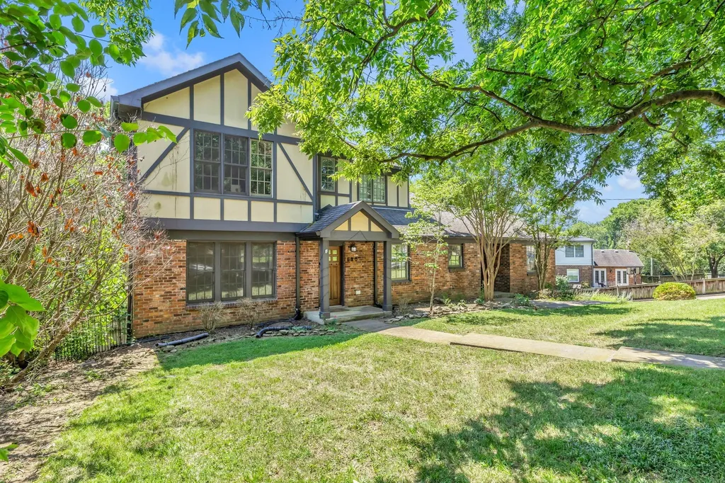 520 32nd Ave, S Nashville TN 37212
