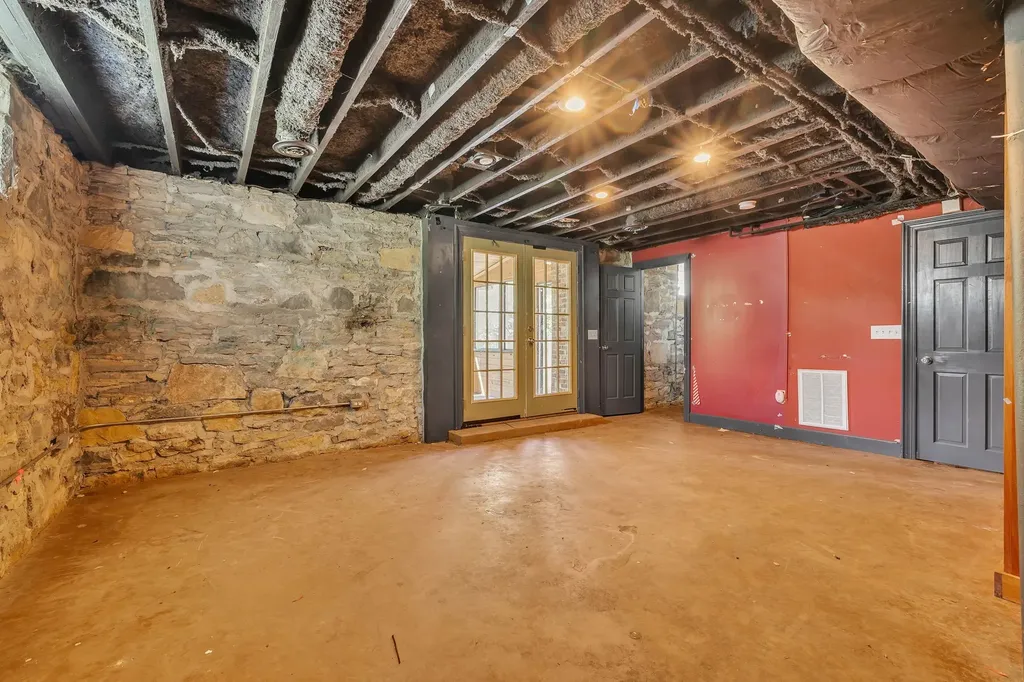 520 32nd Ave, S Nashville TN 37212