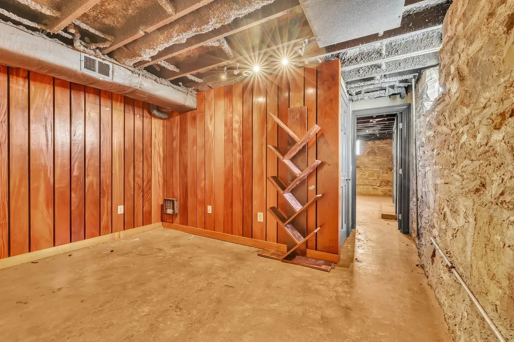 520 32nd Ave, S Nashville TN 37212