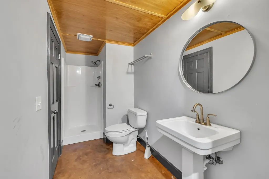 520 32nd Ave, S Nashville TN 37212