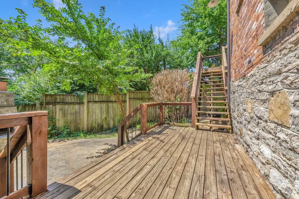 520 32nd Ave, S Nashville TN 37212