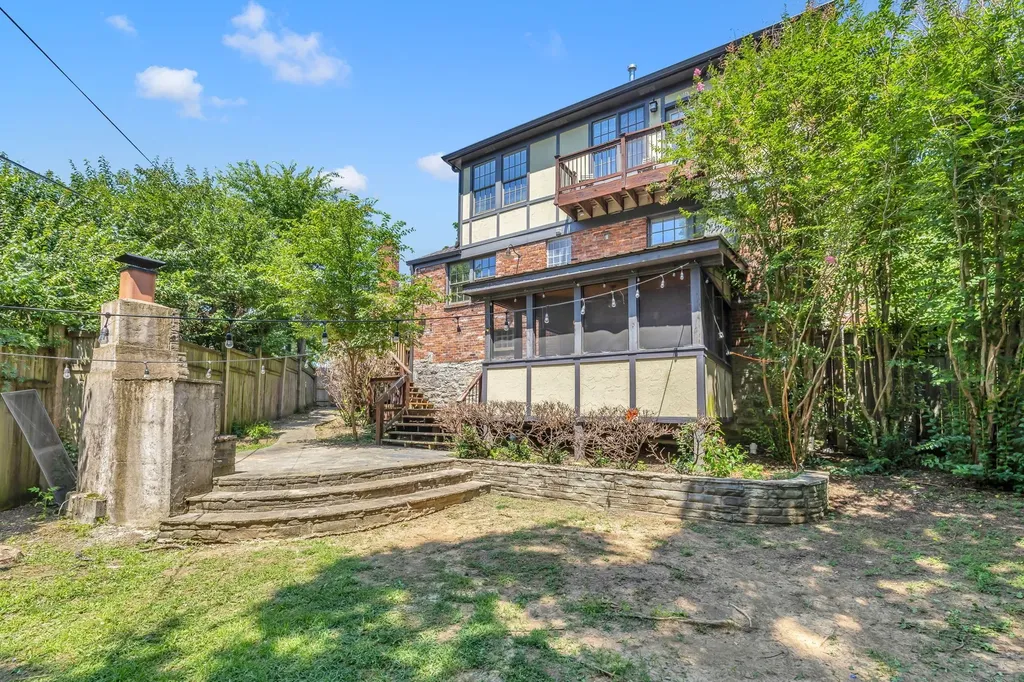 520 32nd Ave, S Nashville TN 37212