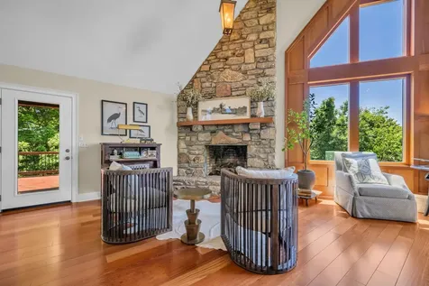 4059 Jimmy Gray Robinson Road Williamsport TN 38487