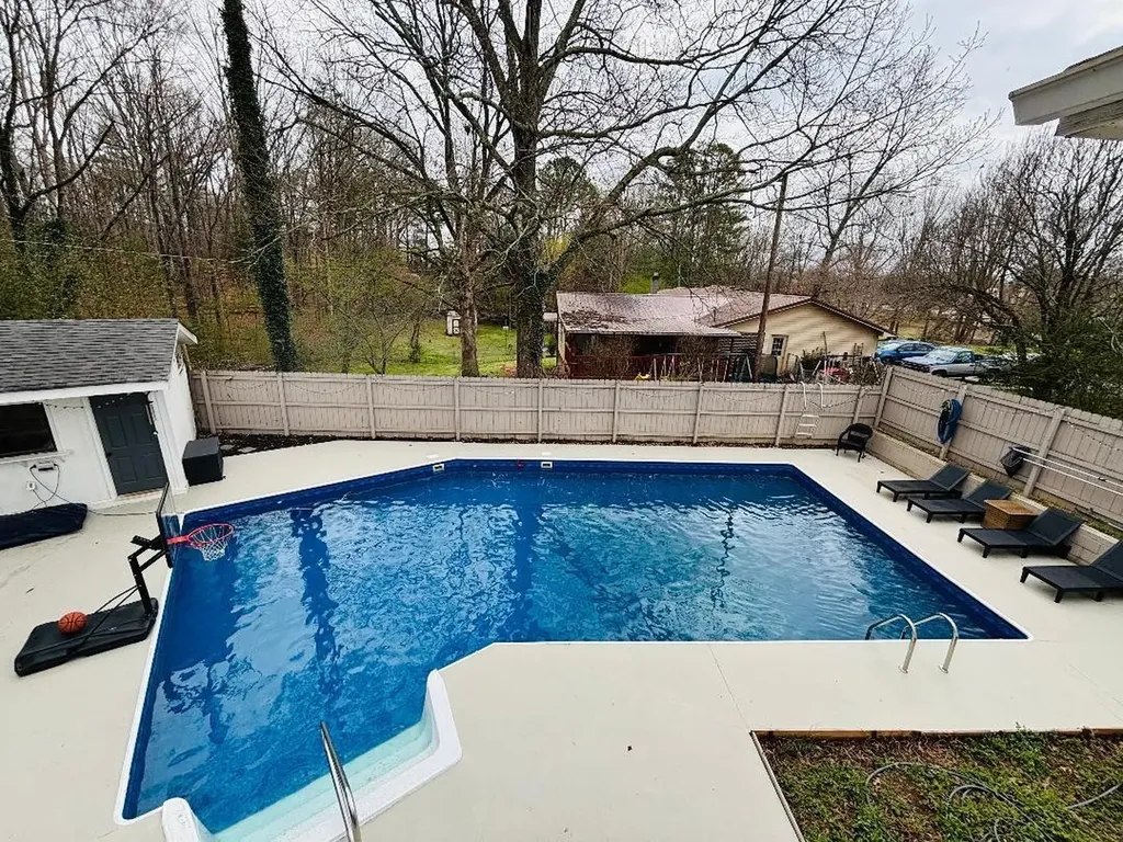 196 County Road 142 Riceville TN 37370