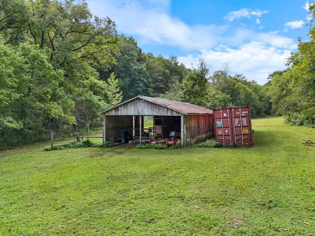 1344 Cut Off Road Ethridge TN 38456