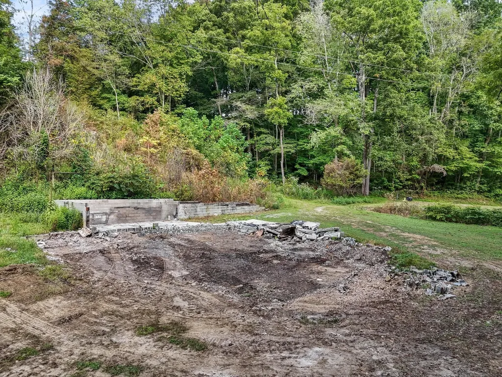 1344 Cut Off Road Ethridge TN 38456