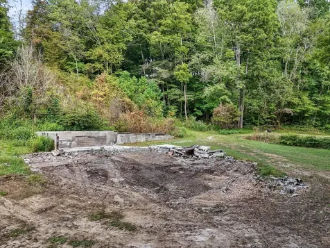 1344 Cut Off Road Ethridge TN 38456