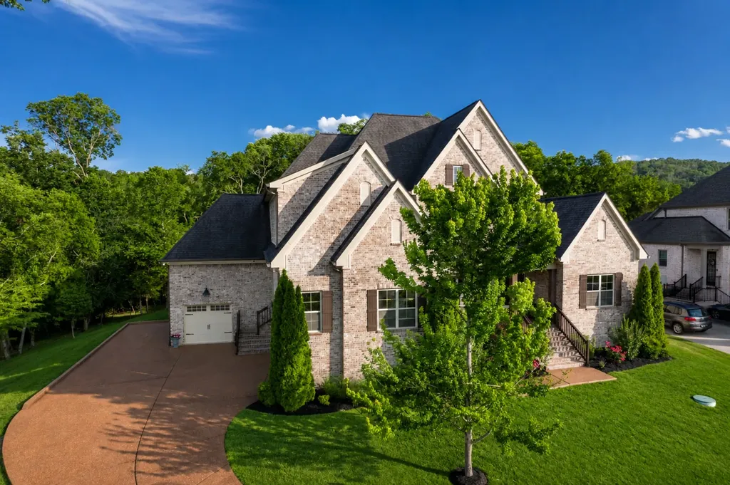 9213 Dutch Belted Court Nolensville TN 37135