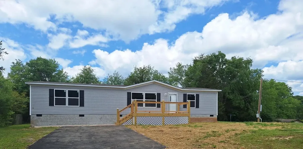 108 County Road 621 Etowah TN 37331