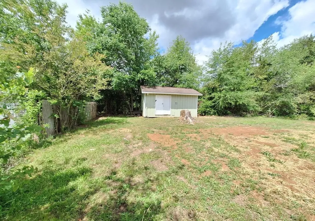 108 County Road 621 Etowah TN 37331