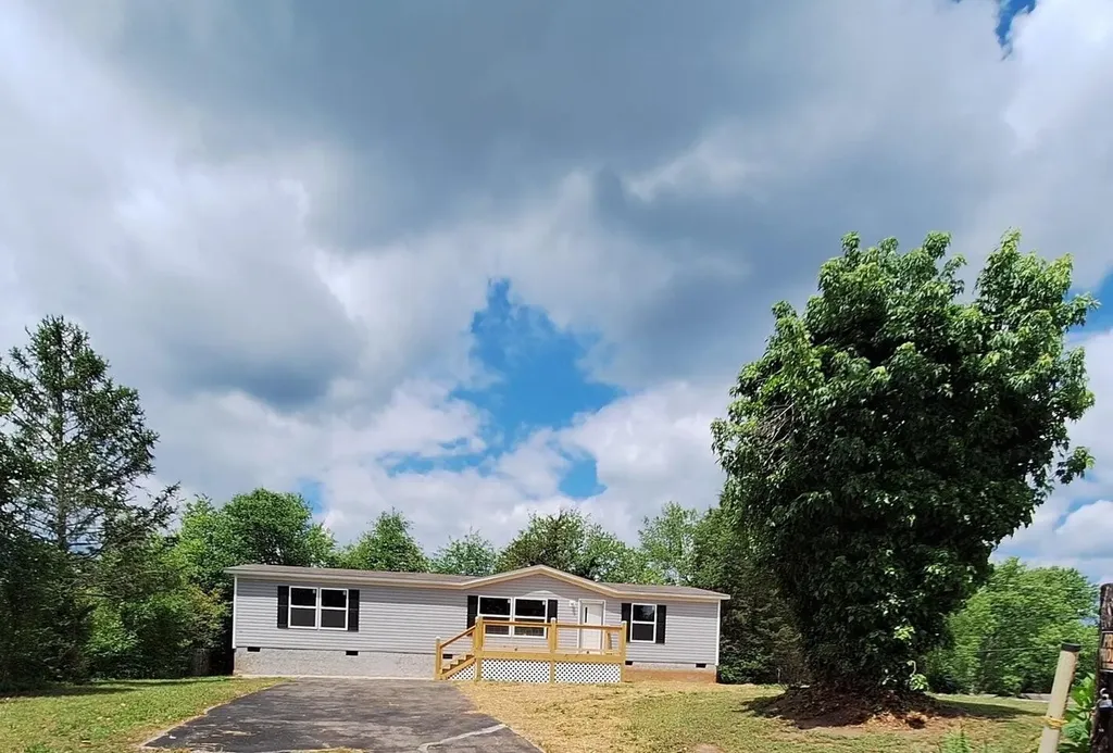 108 County Road 621 Etowah TN 37331