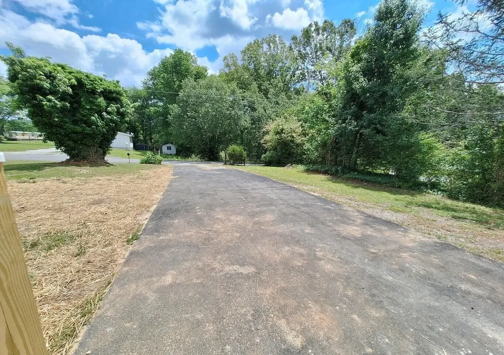 108 County Road 621 Etowah TN 37331