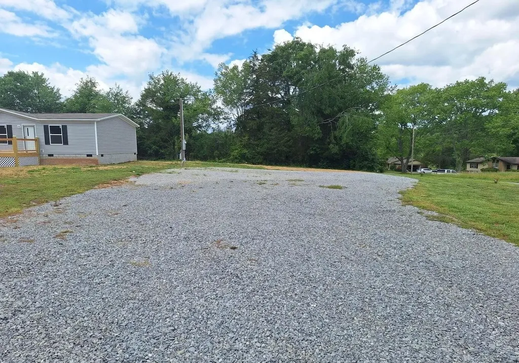108 County Road 621 Etowah TN 37331