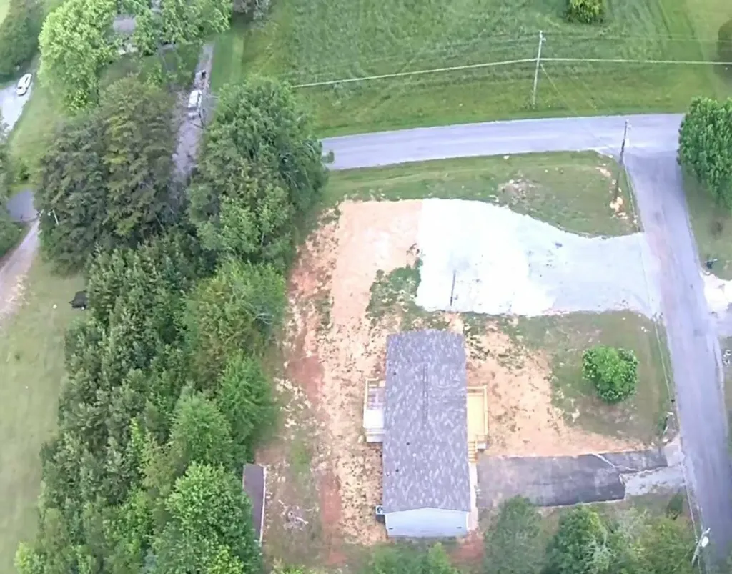 108 County Road 621 Etowah TN 37331