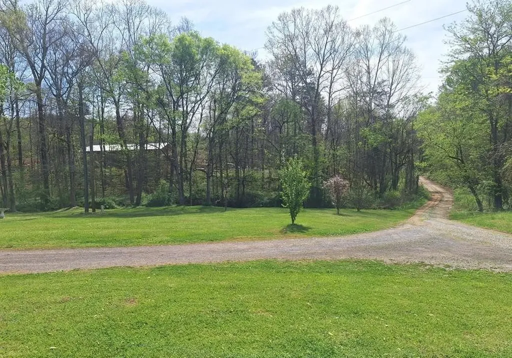 180 Walker Road Tellico Plains TN 37385