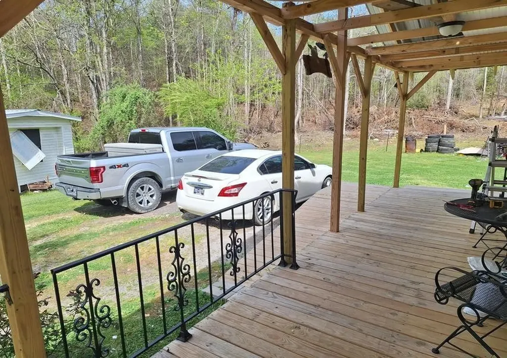 180 Walker Road Tellico Plains TN 37385