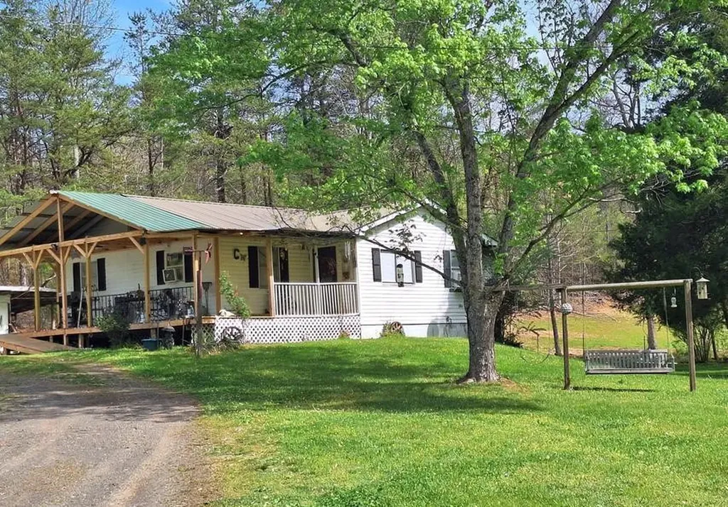 180 Walker Road Tellico Plains TN 37385