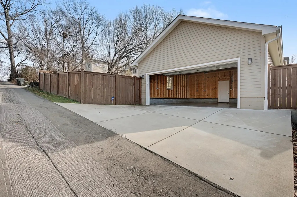 1912 Ashwood Avenue Nashville TN 37212