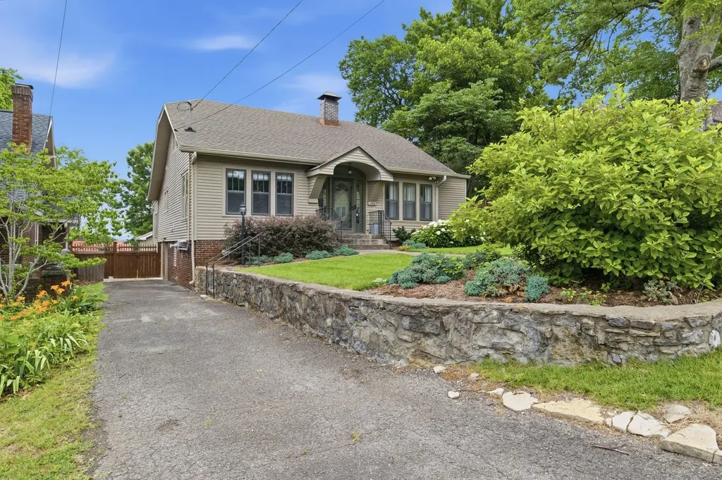 1912 Ashwood Avenue Nashville TN 37212