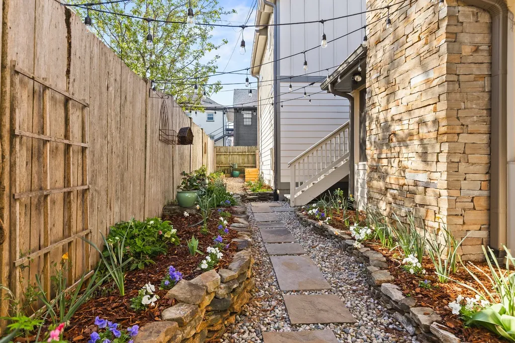 2113 Bernard Avenue Nashville TN 37212