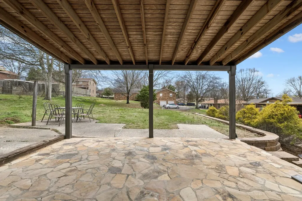 171 New Shackle Island Road Hendersonville TN 37075