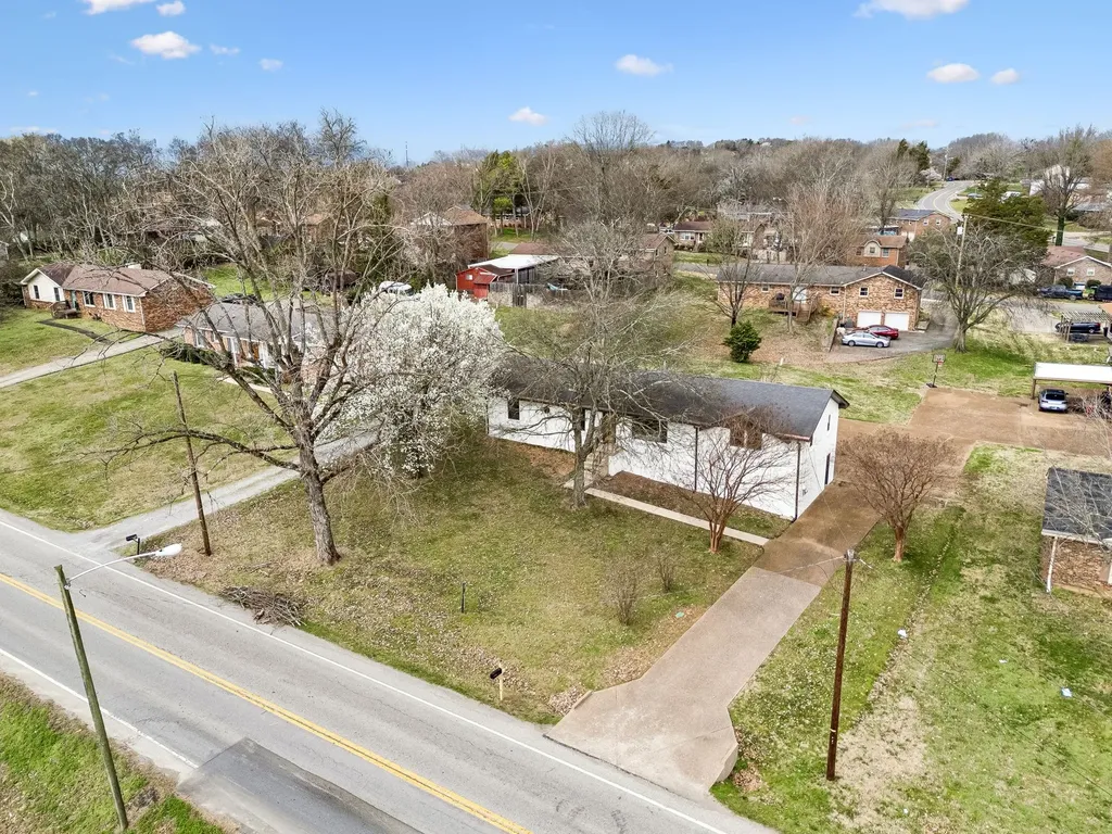 171 New Shackle Island Road Hendersonville TN 37075