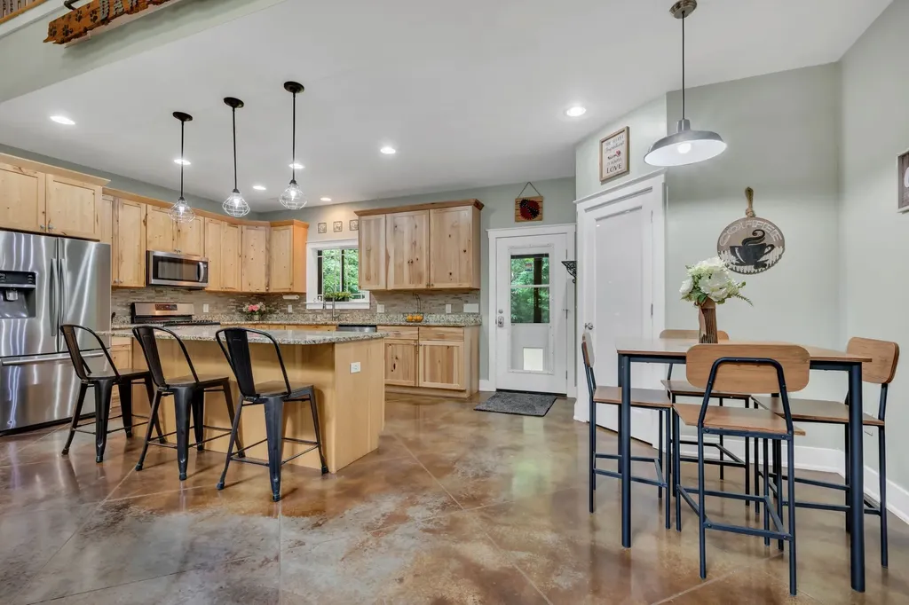 1026 Yellow Creek Road Dickson TN 37055