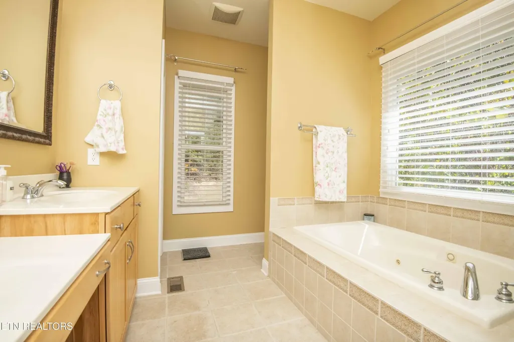 3814 Chilhowee Trail Maryville TN 37803