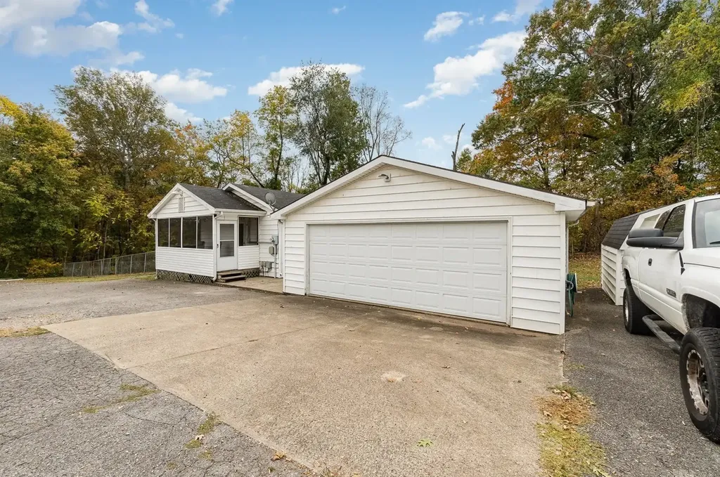 298 Tobacco Road Clarksville TN 37042