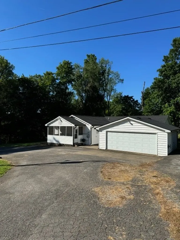 298 Tobacco Road Clarksville TN 37042