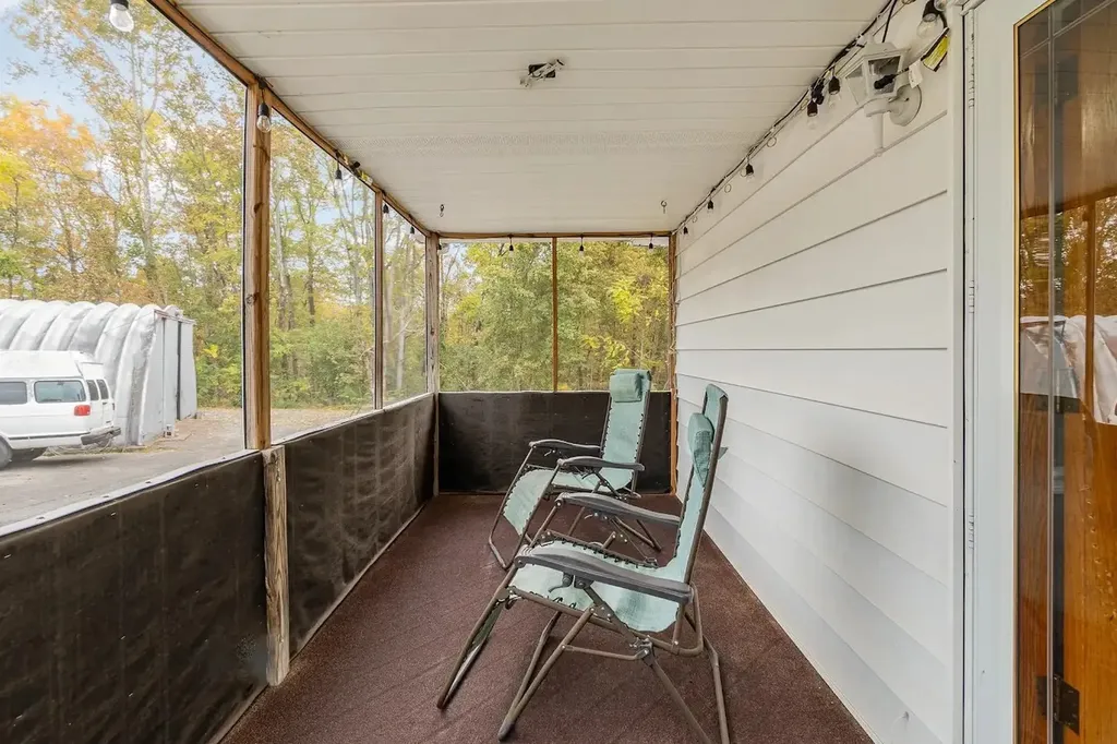 298 Tobacco Road Clarksville TN 37042