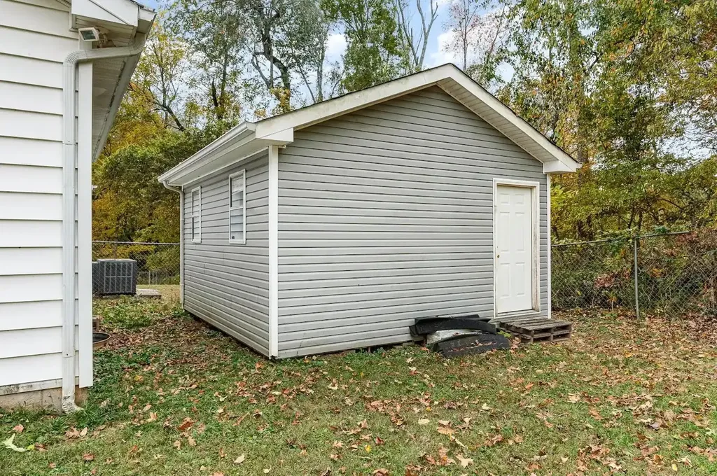 298 Tobacco Road Clarksville TN 37042