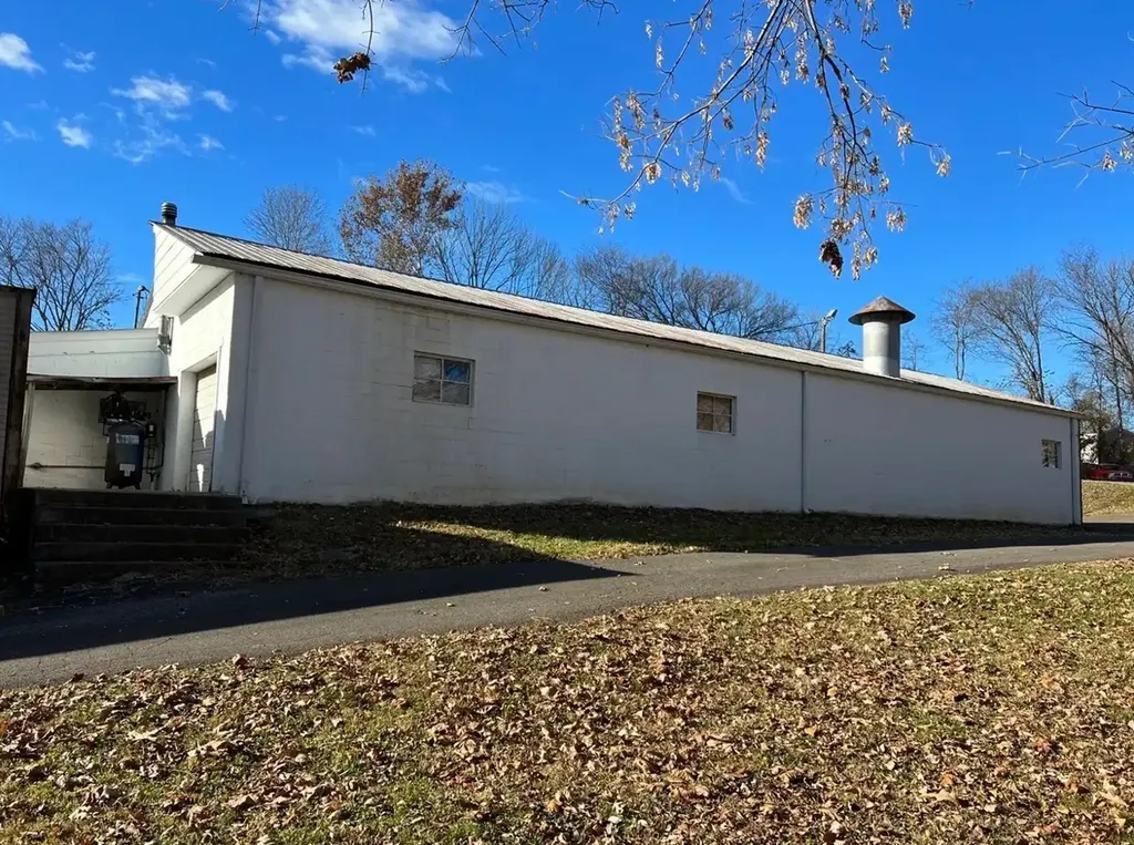 298 Tobacco Road Clarksville TN 37042