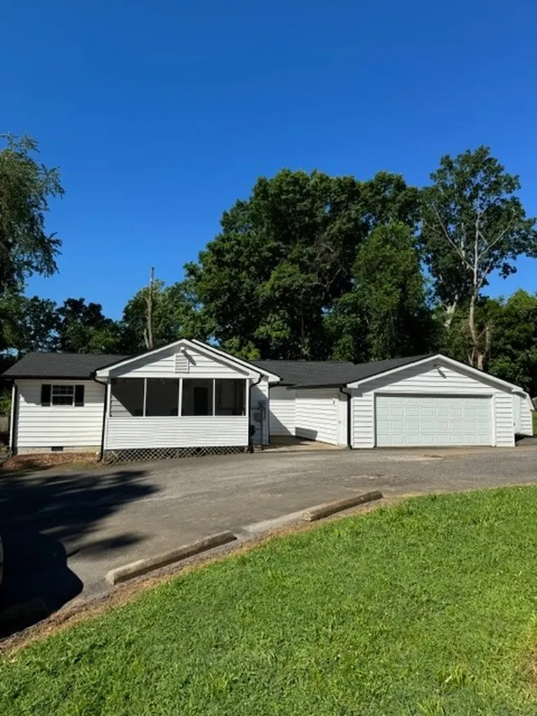 298 Tobacco Road Clarksville TN 37042