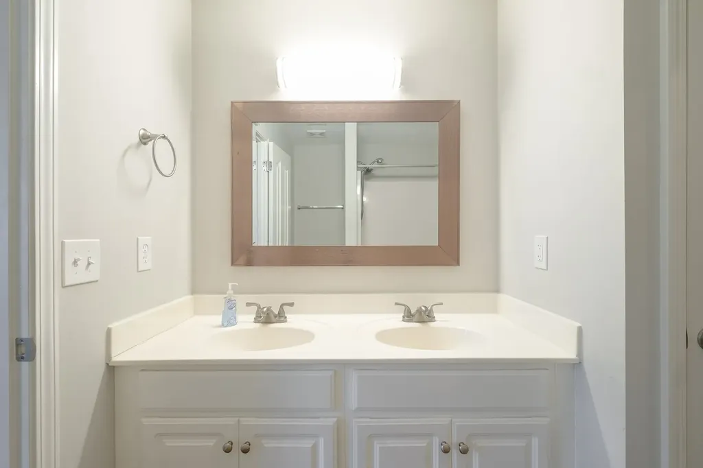 1512 Holden Court Murfreesboro TN 37128