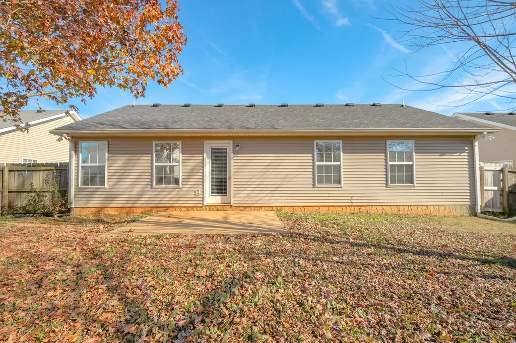 1512 Holden Court Murfreesboro TN 37128