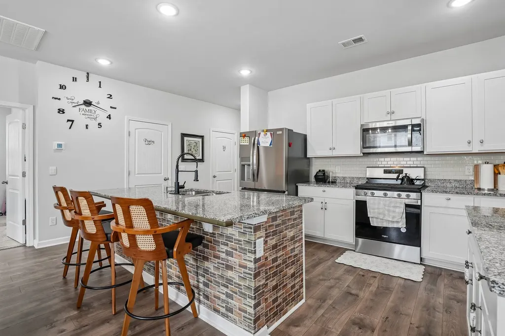 5330 Owens Lane White House TN 37188
