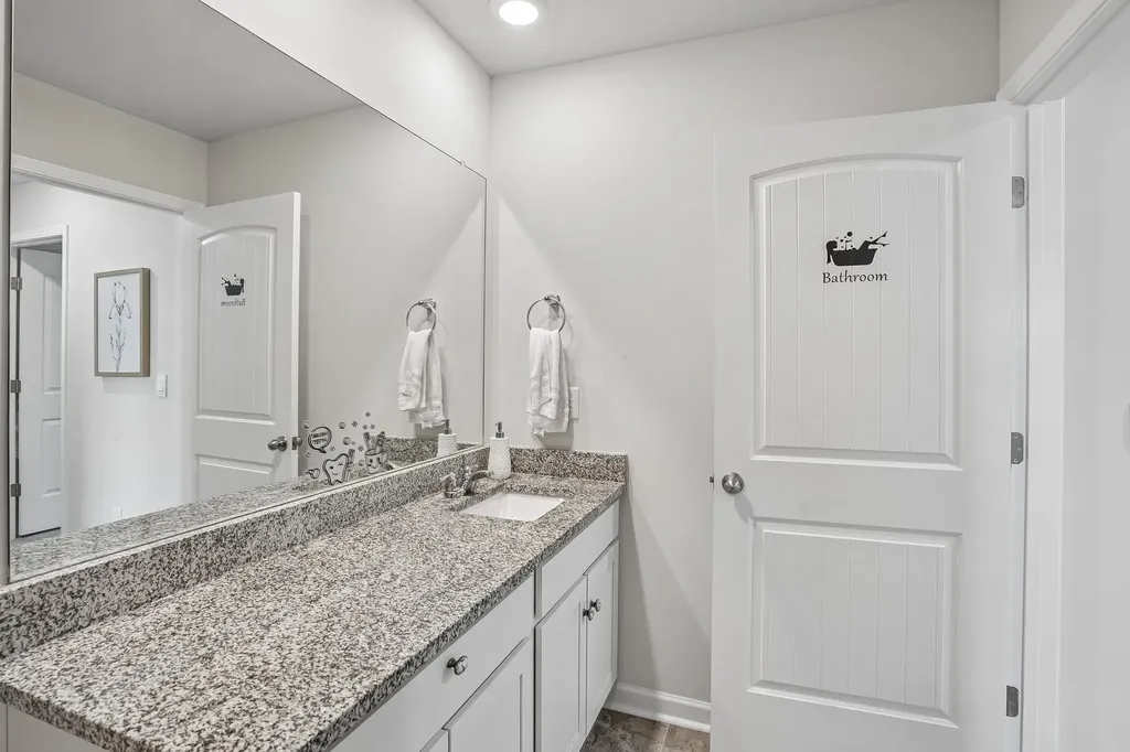 5330 Owens Lane White House TN 37188