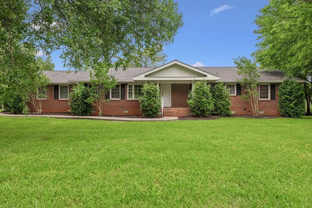 979 S Main St, S Eagleville TN 37060