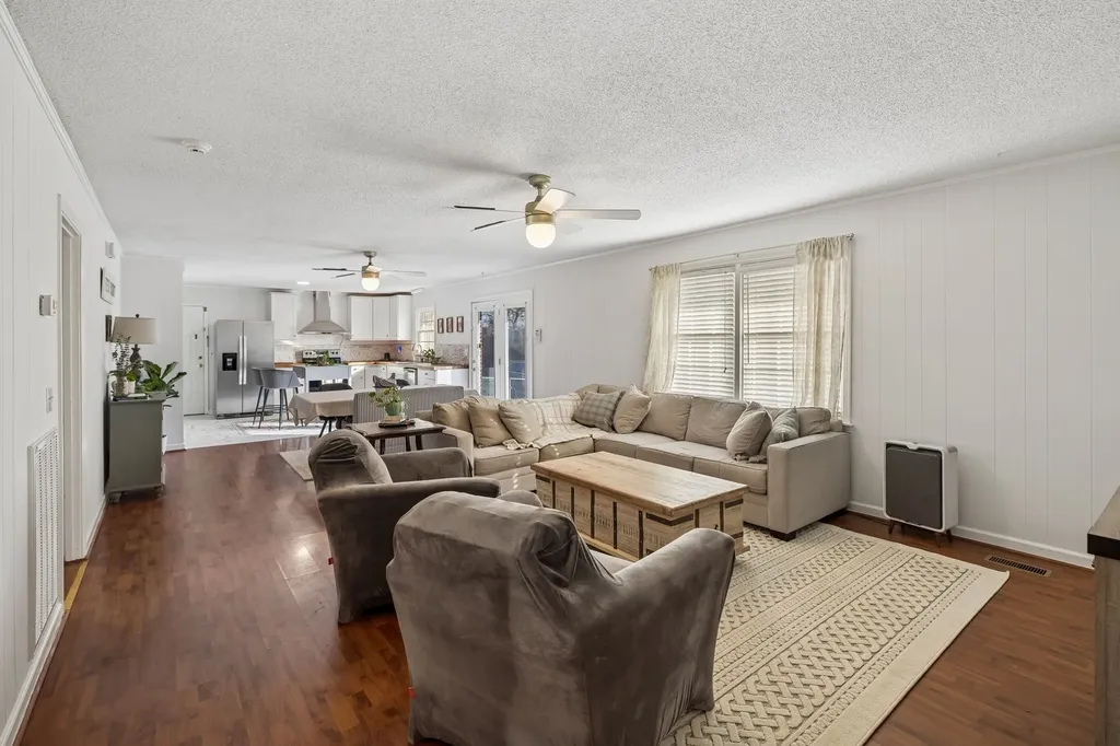 979 S Main St, S Eagleville TN 37060
