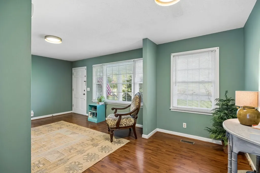979 S Main St, S Eagleville TN 37060