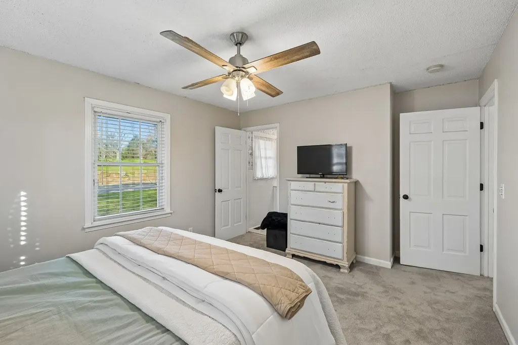 979 S Main St, S Eagleville TN 37060