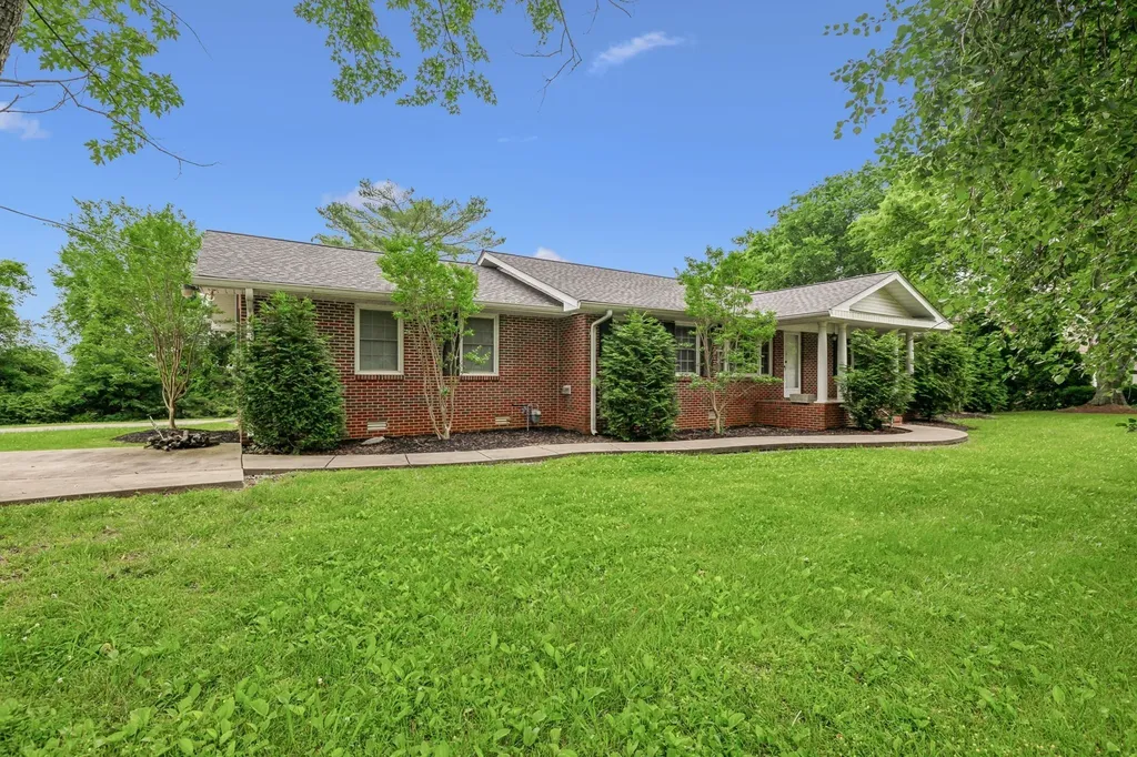 979 S Main St, S Eagleville TN 37060