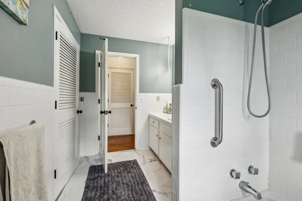 979 S Main St, S Eagleville TN 37060