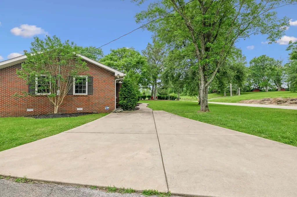 979 S Main St, S Eagleville TN 37060