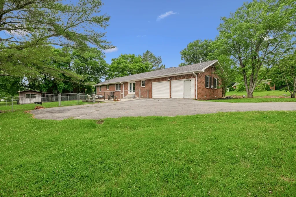 979 S Main St, S Eagleville TN 37060