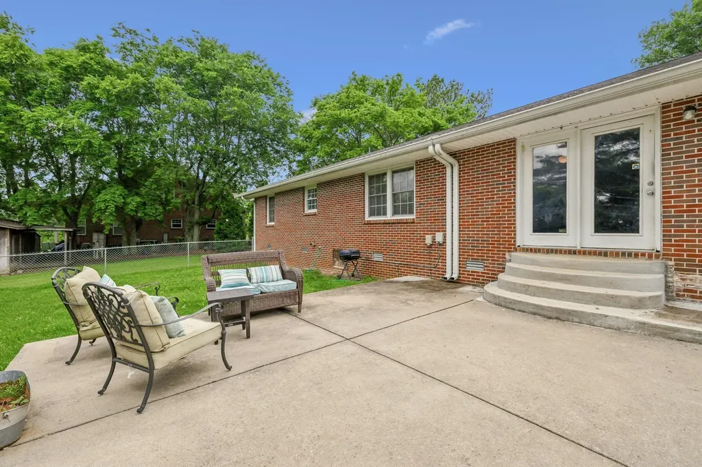 979 S Main St, S Eagleville TN 37060